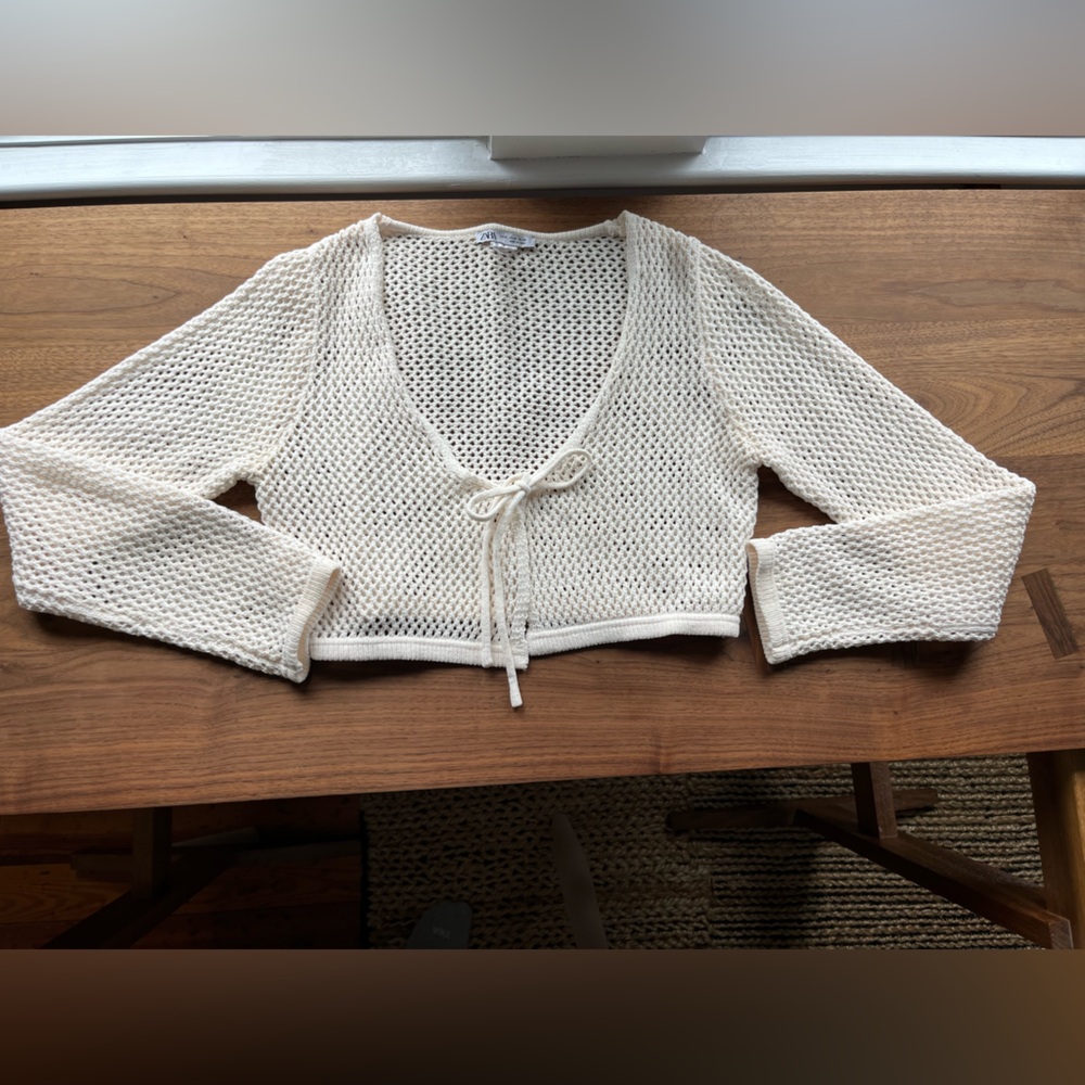 ZARA Crochet Tie-Front Cropped Cardigan in Cream Medium